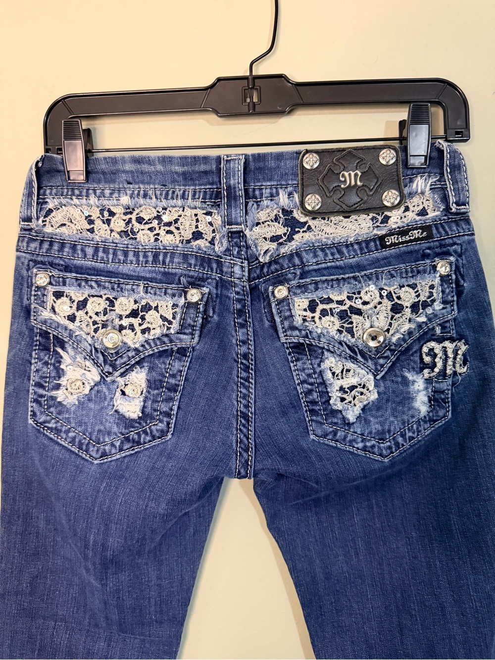 Gorgeous Vintage Y2K Miss Me Signature Crop Jeans Lace-Accents 24-1/2” Inseam